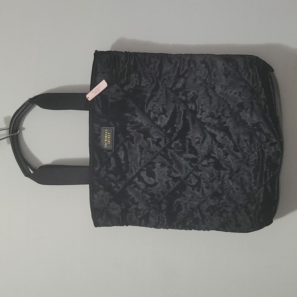 VICTORIA'S SECRET LARGE BLACK VELVET SHOULDER BAG ONE SIZE